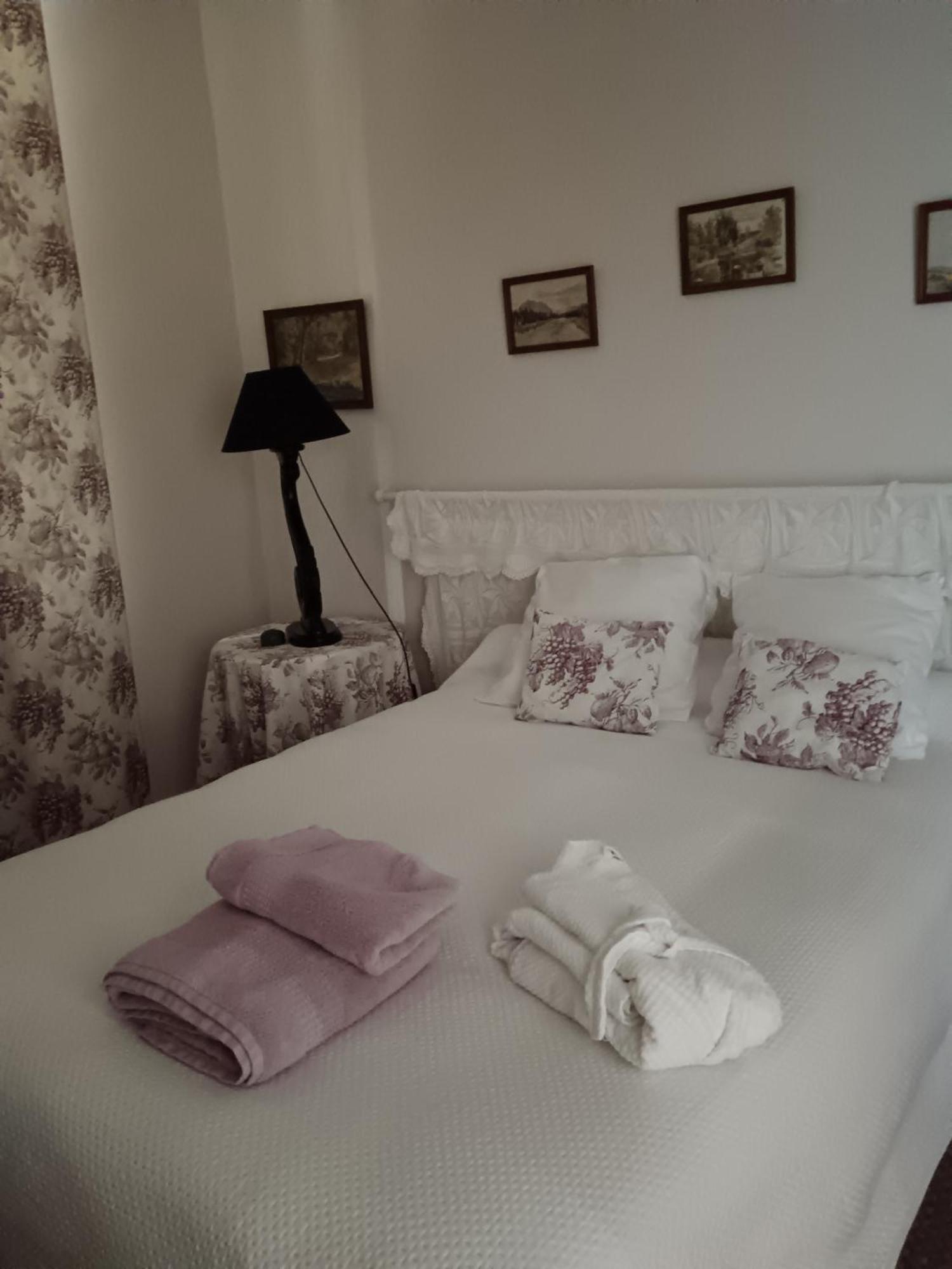 Castel La Bergerie Bed and Breakfast Laglorieuse Buitenkant foto